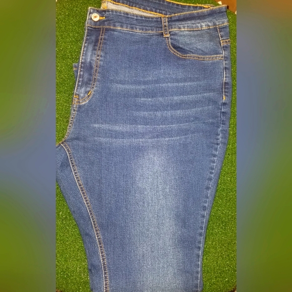 Women Plus Size Flare Jeans Mid Rise Stretch Denim Pants 4X - Picture 2 of 8